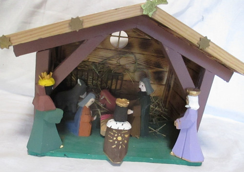 Krippe mit figuren - , holz