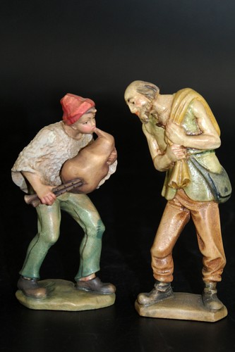Zwei schöne krippenfiguren - zwei,